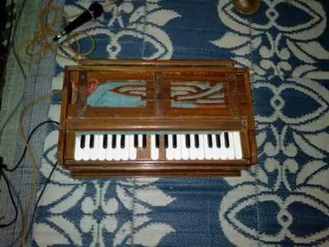 gallery-music instruments_01 (1).jpg